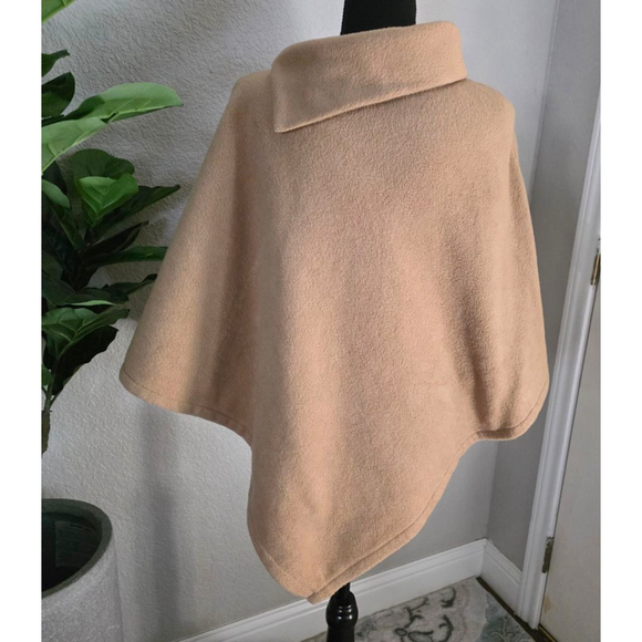 Women's Unbranded Tan Fleece Poncho Shrug - Picture 3 of 3